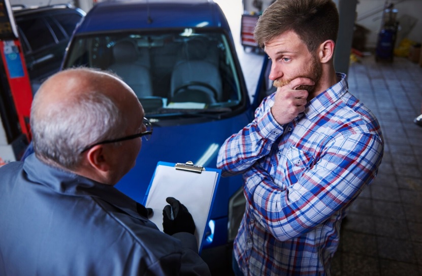 Wann sollte das Auto in die Werkstatt? Diese Warnzeichen sollten Sie ernst nehmen